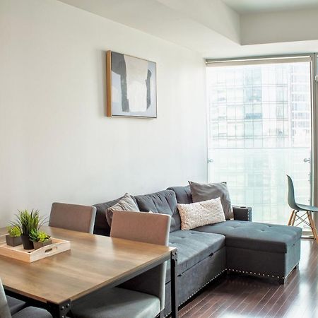 Central Condo In The Heart Of Toronto Esterno foto