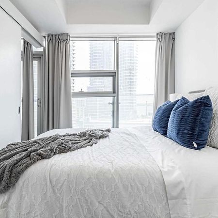 Central Condo In The Heart Of Toronto Esterno foto
