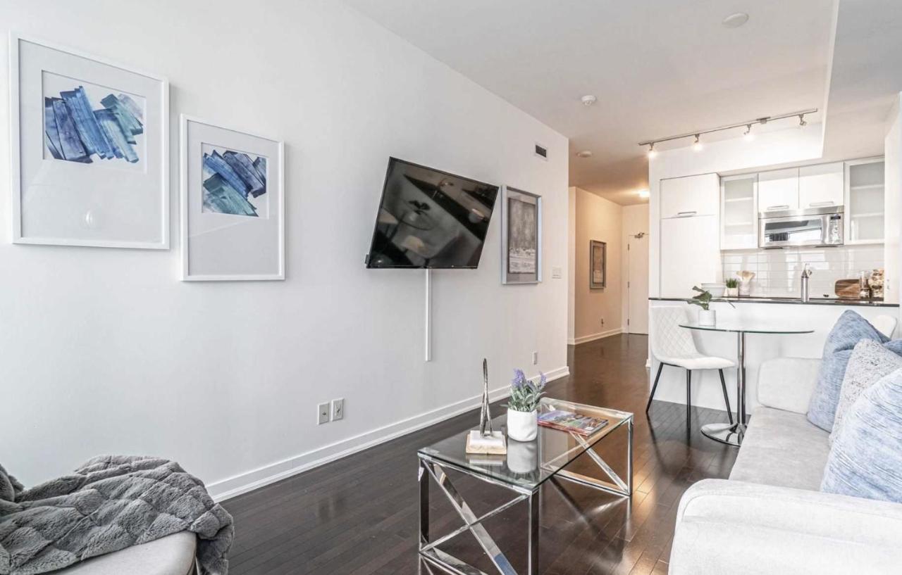 Central Condo In The Heart Of Toronto Esterno foto