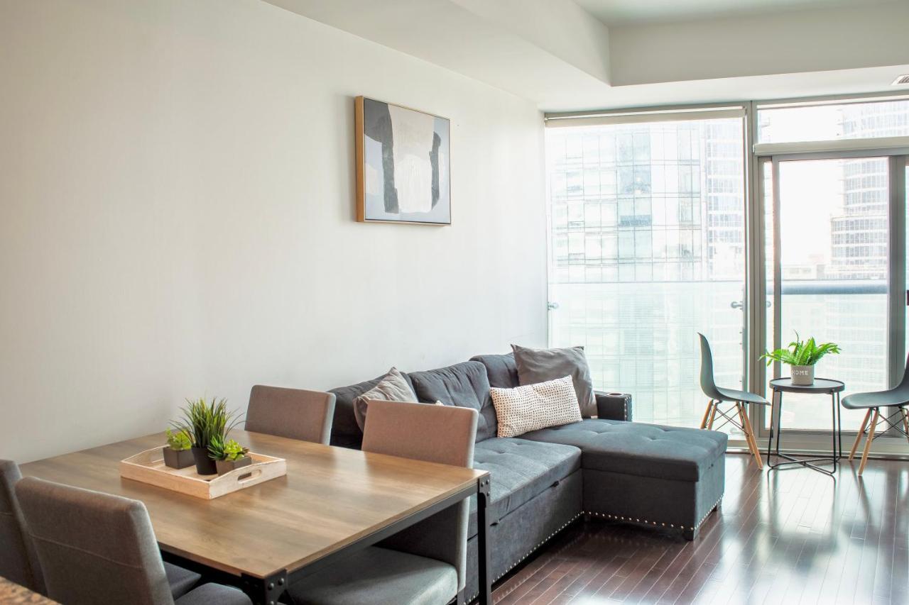 Central Condo In The Heart Of Toronto Esterno foto